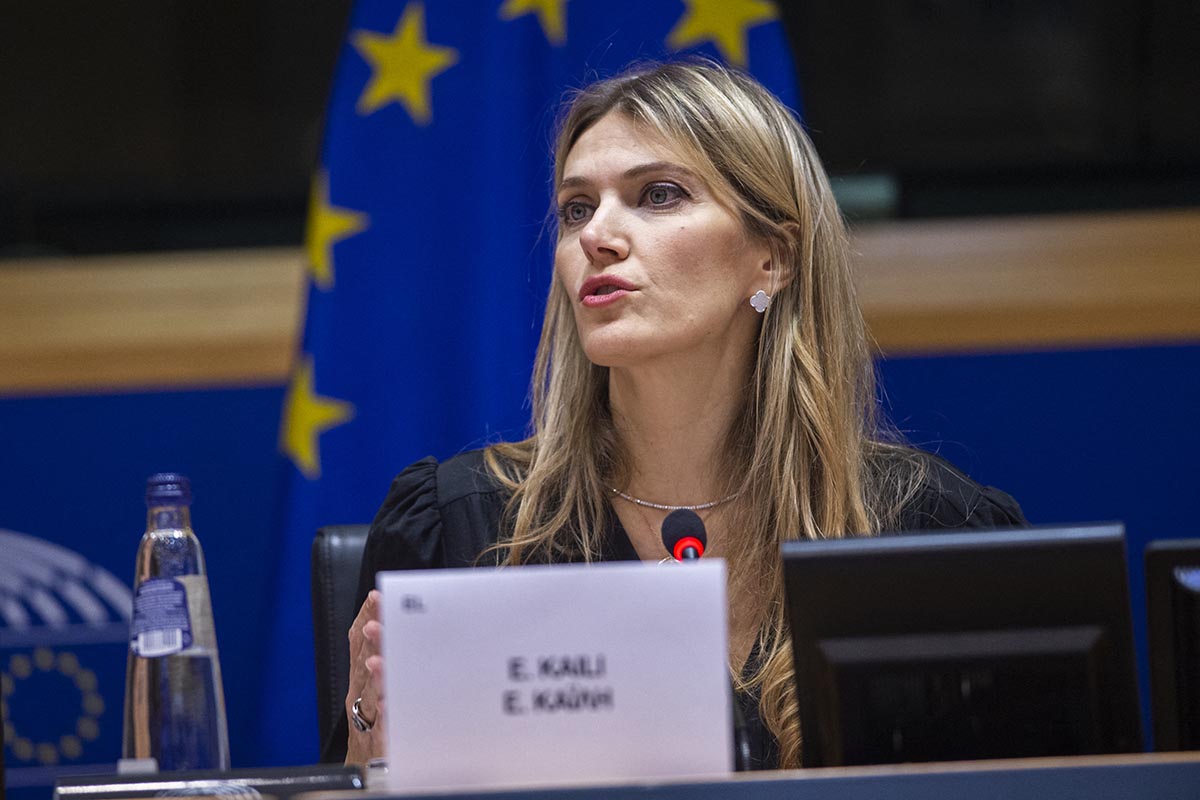 La Eurocámara destituyó a la vicepresidenta Eva Kaili, acusada de corrupción