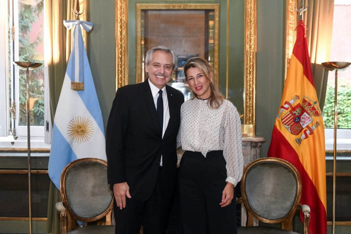 Alberto Fernández se reunió con la vicepresidenta de España y recibe a la presidenta del Gobierno de Navarra