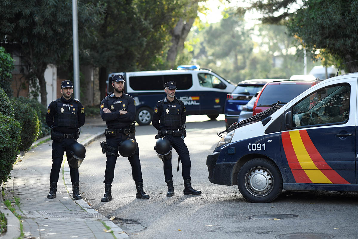 Encontraron más paquetes bomba en España, uno dirigido al presidente Pedro Sánchez