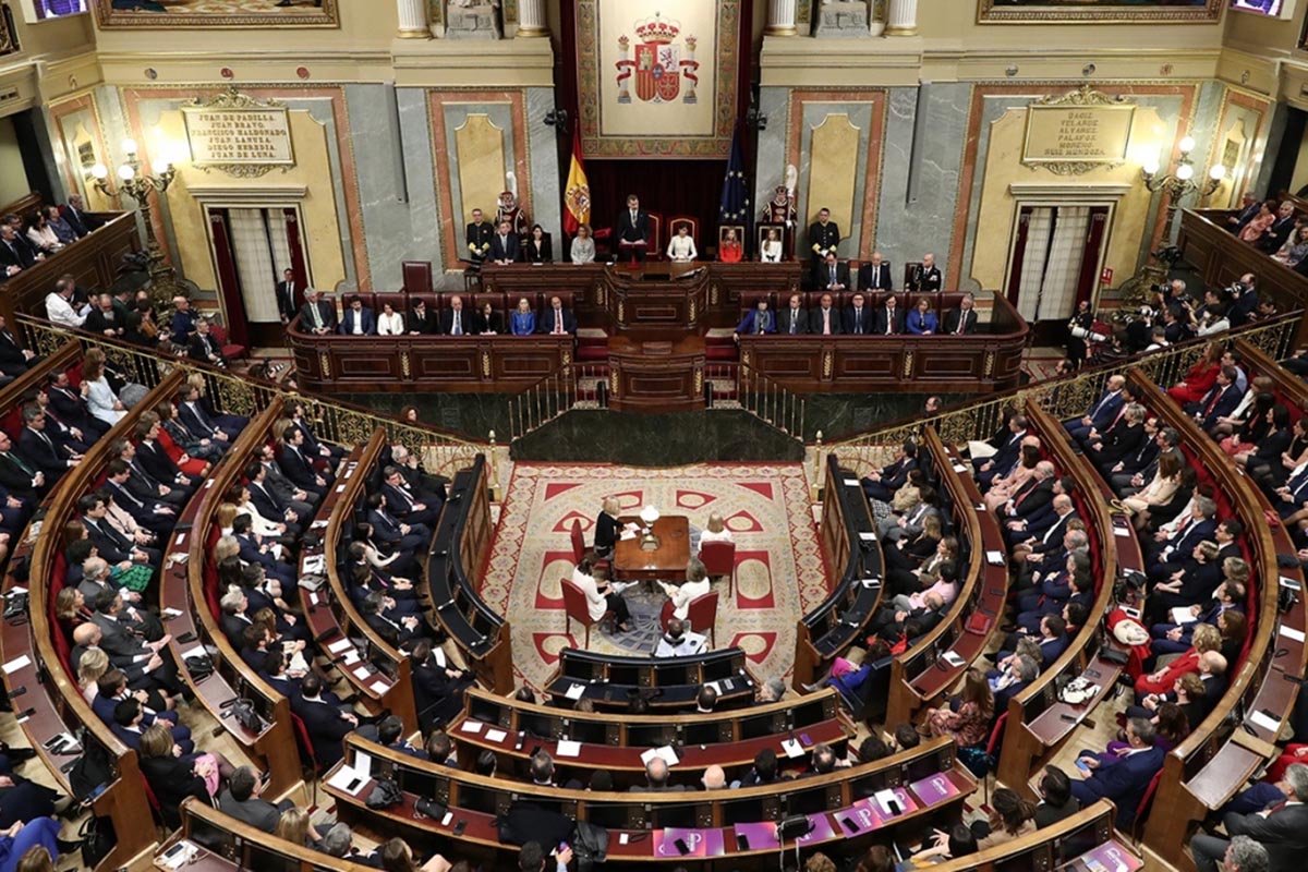 Por primera vez, diputados pueden hablar lenguas regionales en el Parlamento español