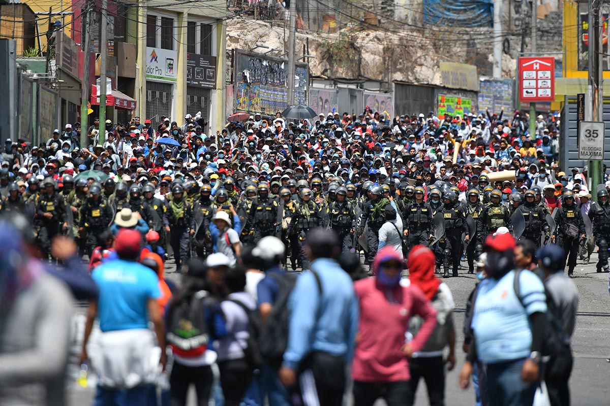 Organizaciones realizan un paro nacional y ya son nueve los muertos por la represión