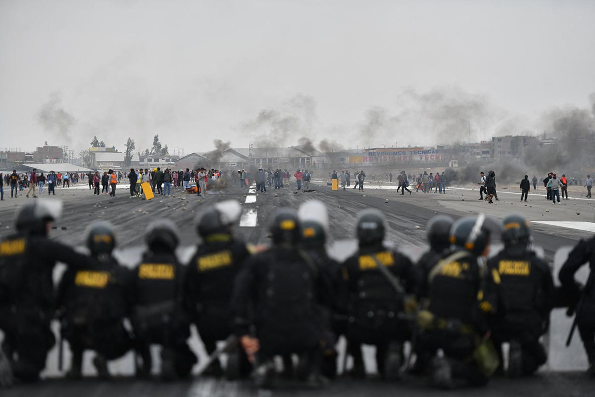 El gobierno de Perú saca al Ejército a las calles ante las protestas por la destitución de Castillo