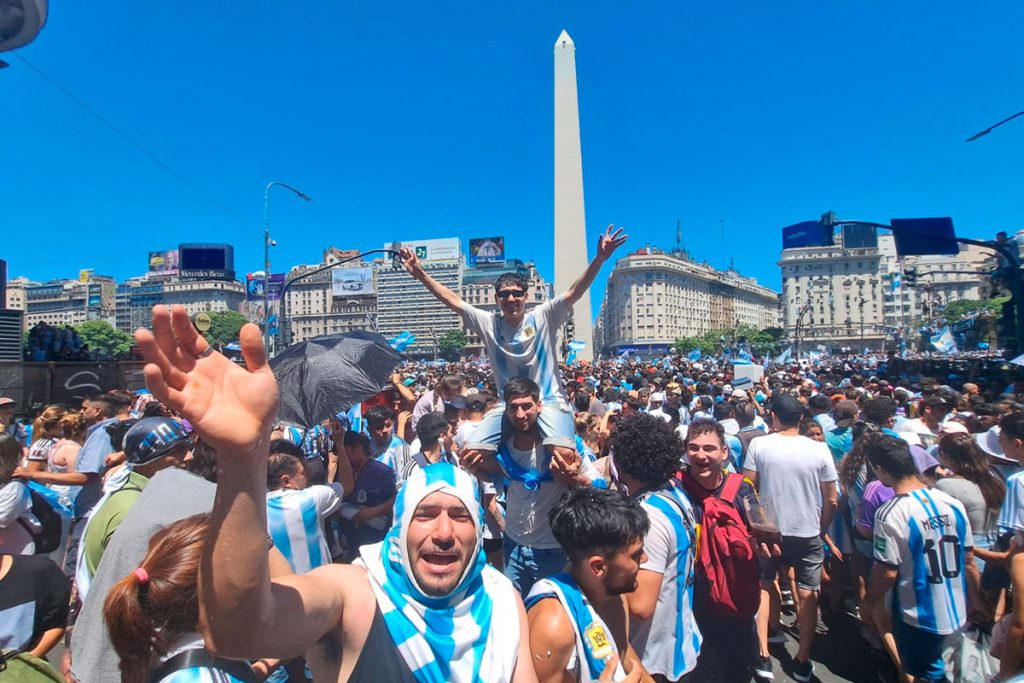 Ping pong con Mex Urtizberea: “La primera guita grande la gané a los 13 años, en el hipódromo”