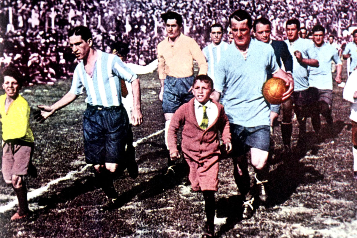 «La historia es una sola»: el Antiguo Testamento de nuestro fútbol como libro