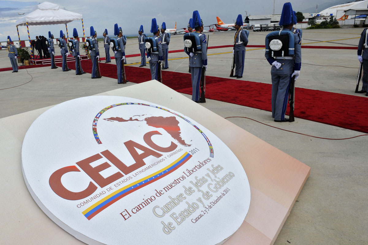 Presidentes latinoamericanos se reunirán el viernes para analizar sanciones contra Ecuador