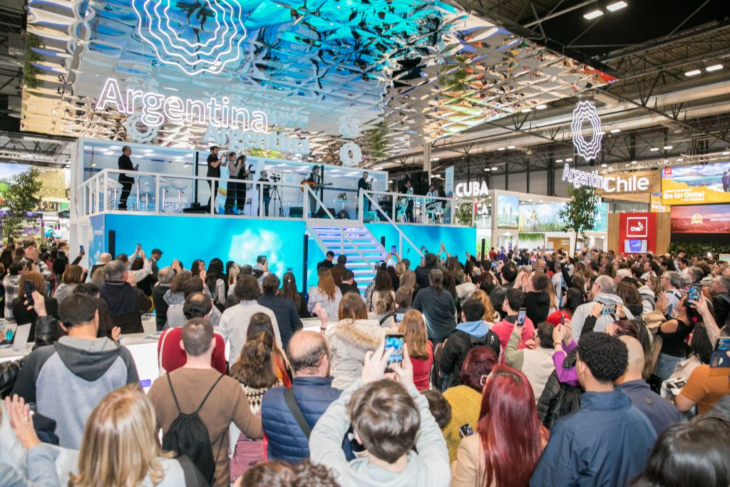 Cerró la Feria de Turismo de Madrid: música, cata de vinos y metegol en el stand argentino