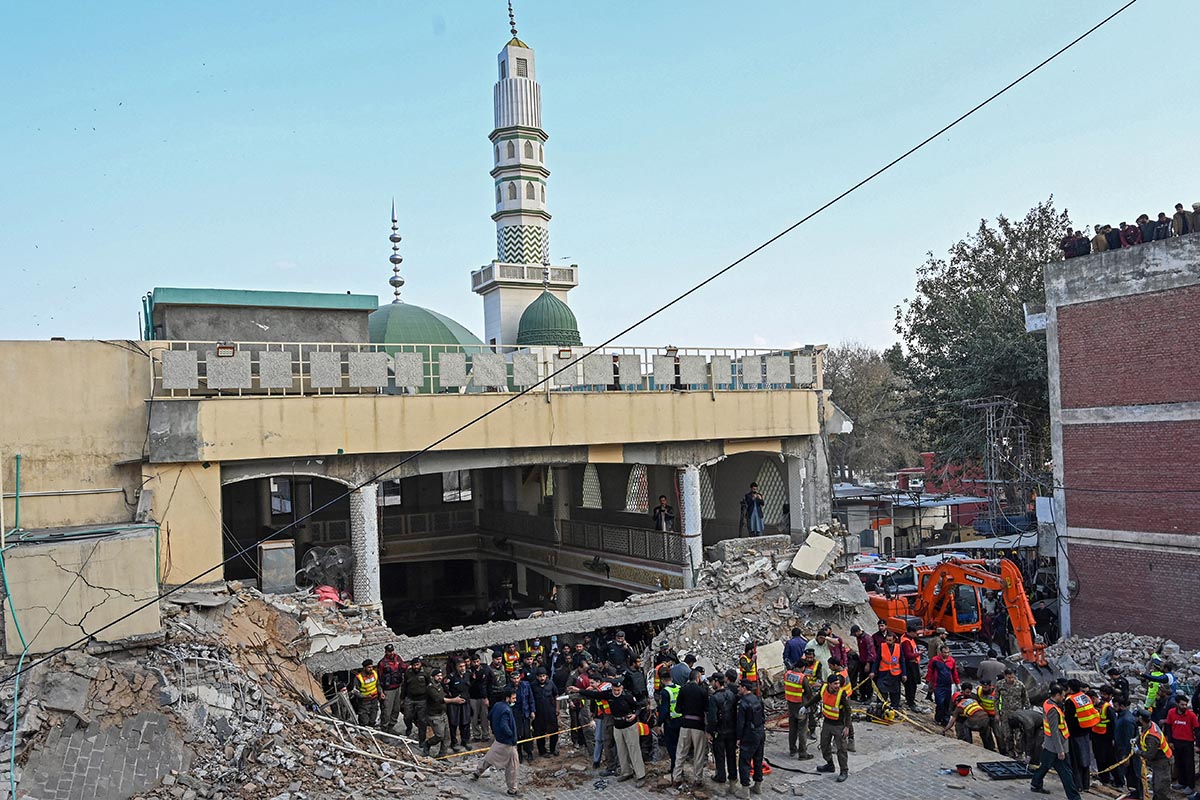 Una bomba en una mezquita en Pakistán deja al menos 47 muertos y 150 heridos