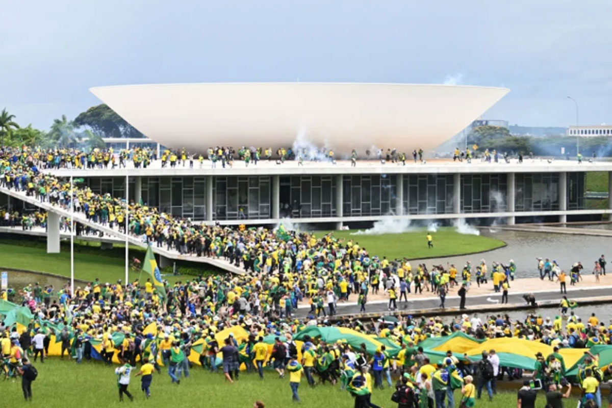 Urgente convocatoria al Congreso por la intervención federal en la seguridad de Brasilia