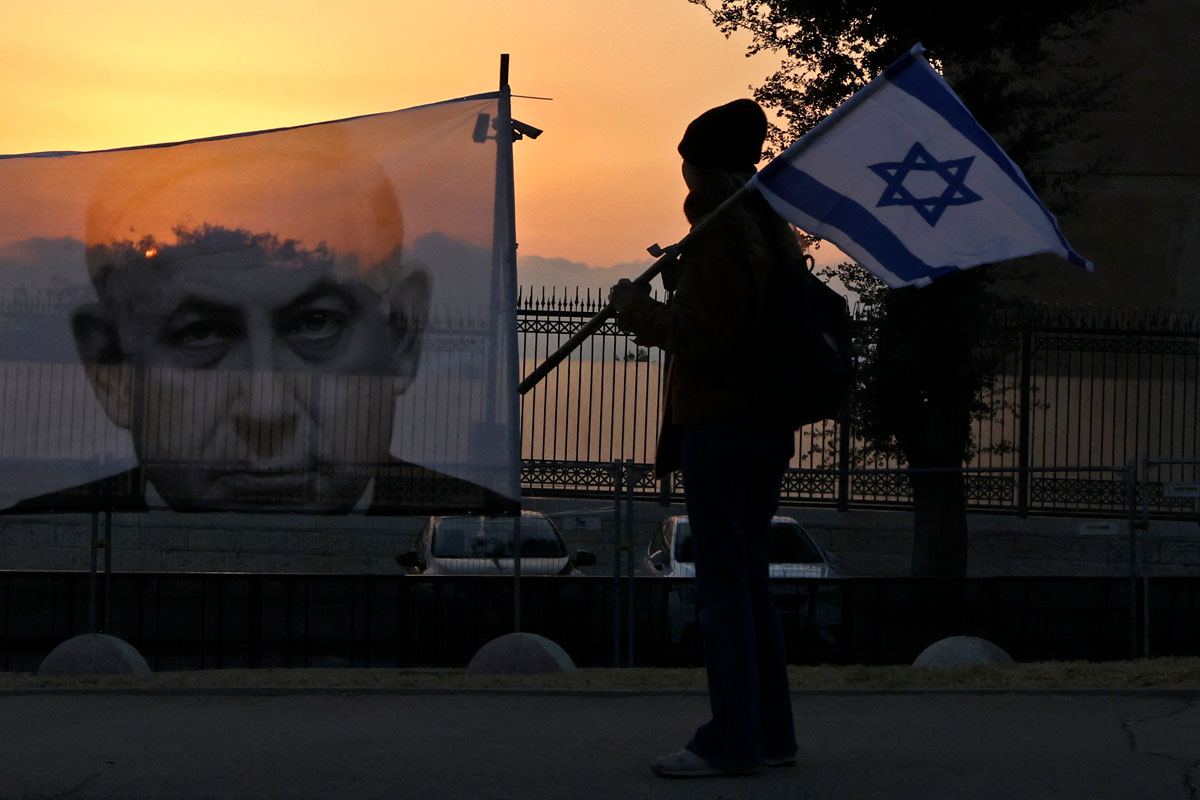Por derecha y por izquierda acusan a Netanyahu de buscar el «poder absoluto»