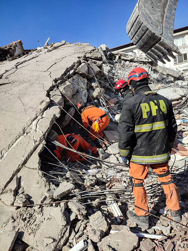 Terremoto en Turquía y Siria: el equipo argentino rescató a tres personas con vida