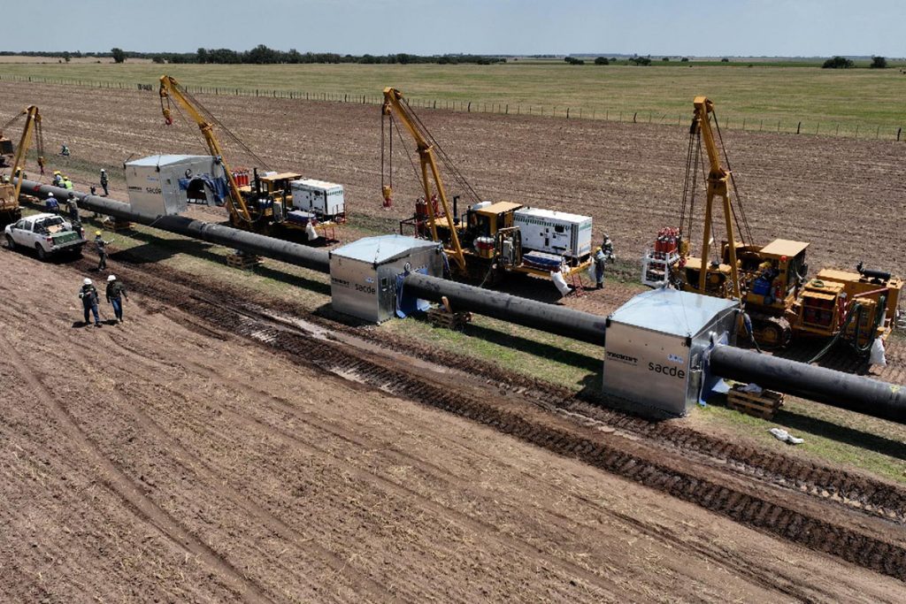 Declaraban a 10 en EEUU y vendían a 100 en Argentina: procesaron a operadores por sobrefacturación de insumos para Vaca Muerta 2 Declaraban a 10 en EEUU y vendían a 100 en Argentina: procesaron a operadores por sobrefacturación de insumos para Vaca Muerta