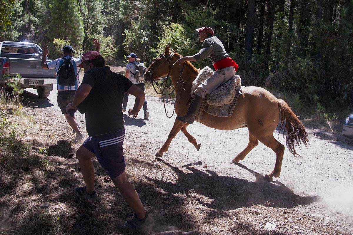 Organizaciones sociales y políticas repudiaron el ataque a manifestantes en Lago Escondido