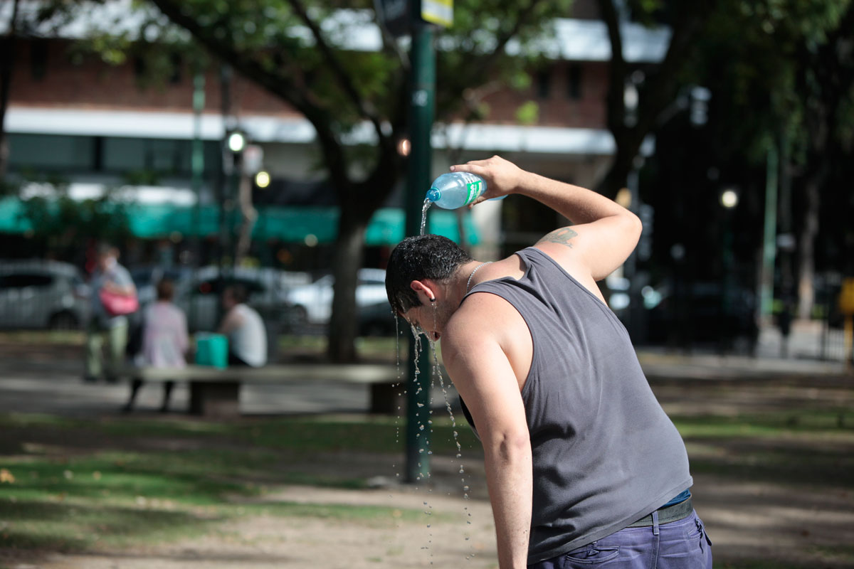 Sigue el alerta rojo por calor extremo en CABA y 14 provincias