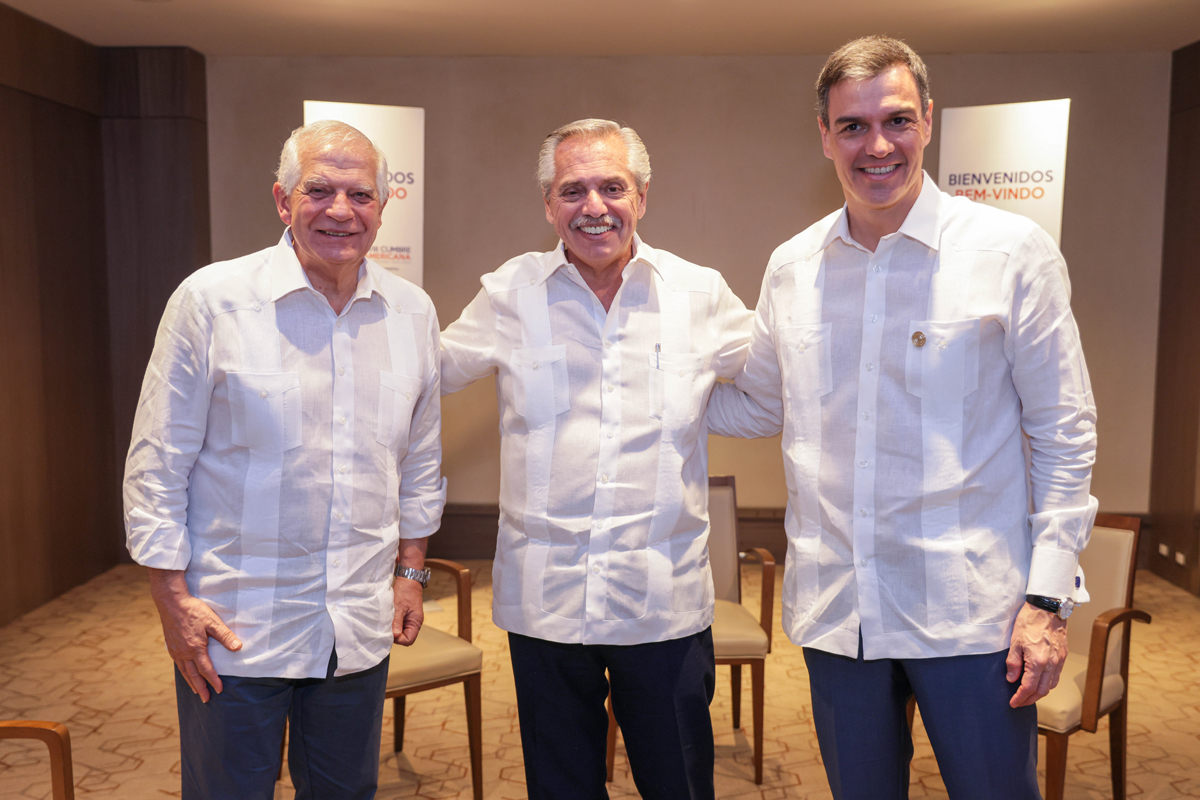 Alberto Fernández se reunió con Pedro Sánchez y Josep Borrell: la agenda Mercosur – Unión Europea en discusión