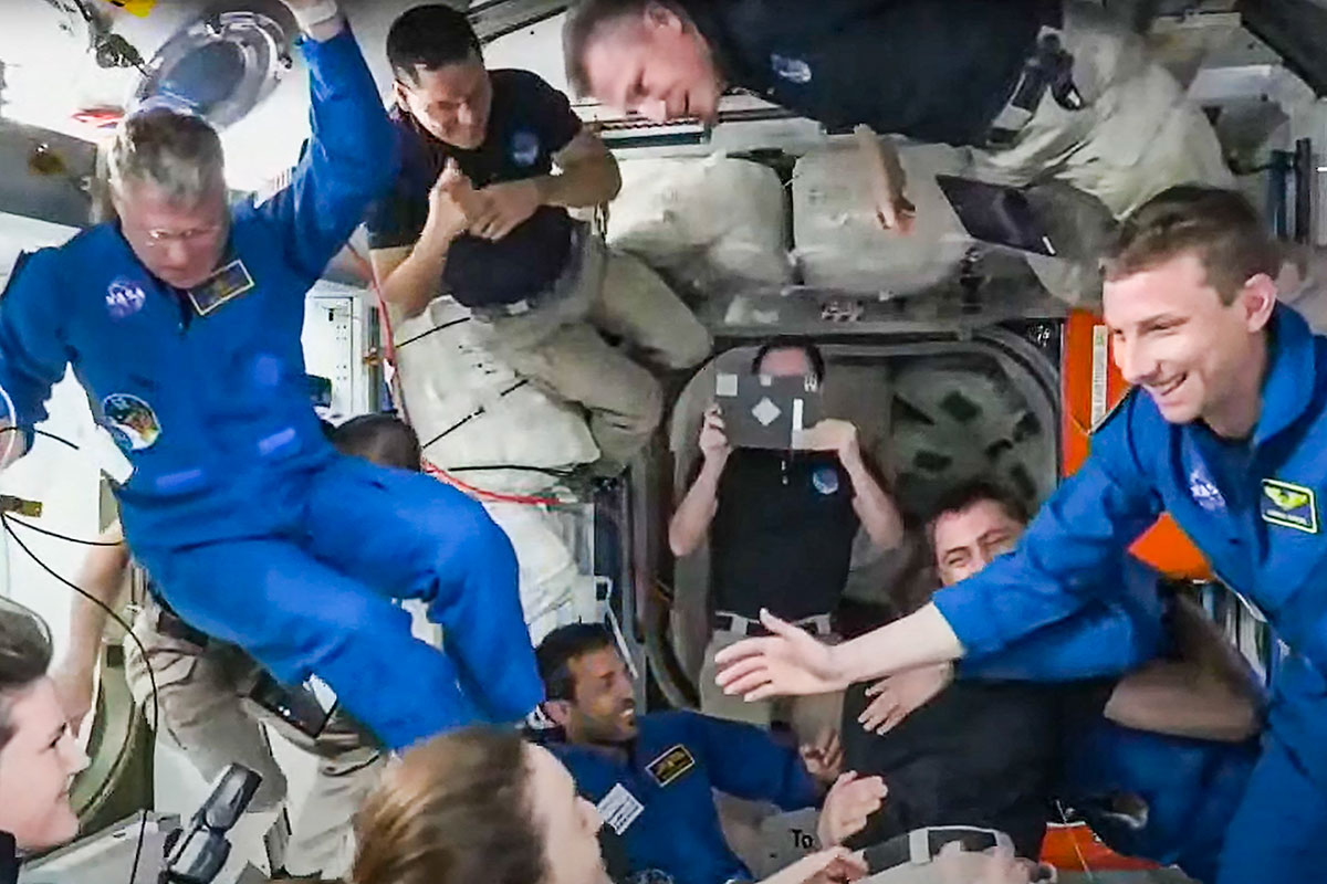 Astronautas de SpaceX abordan la Estación Espacial Internacional