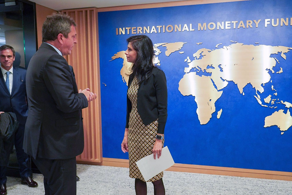 El FMI corrigió sus pronósticos sobre la Argentina: estancamiento económico y mayor inflación