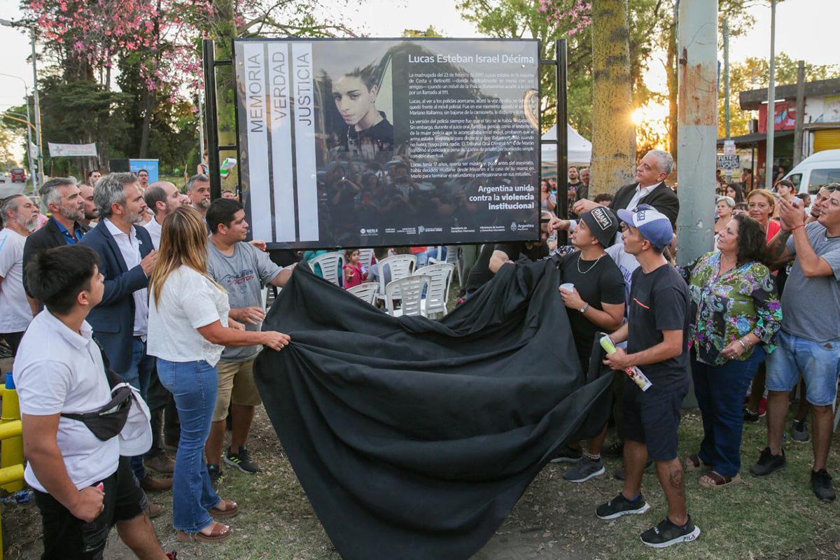 Gatillo fácil: homenajearon a Lucas Décima con una señalización