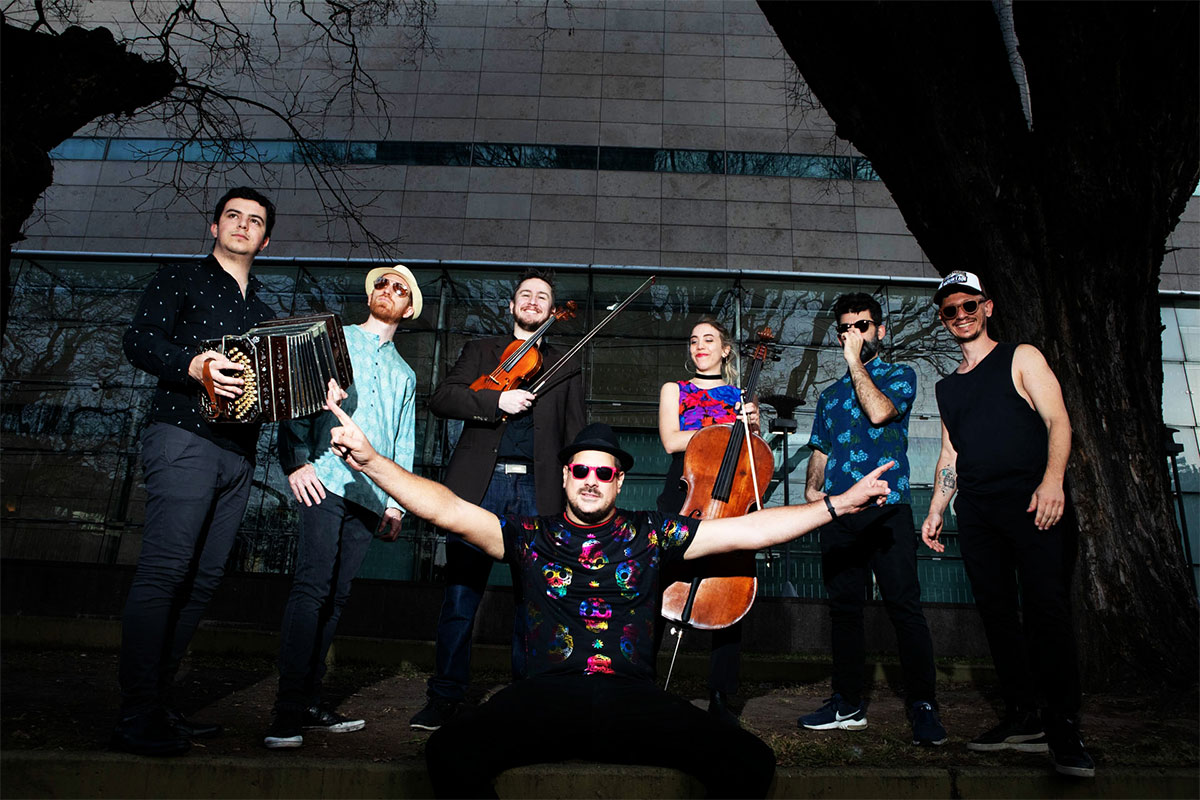 Tango sin prejuicios y con una pequeña ayuda de amigos célebres