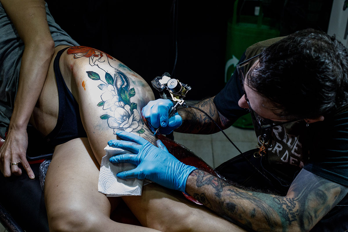 De Messi al microrrealismo: un viaje al mundo de los tatuajes