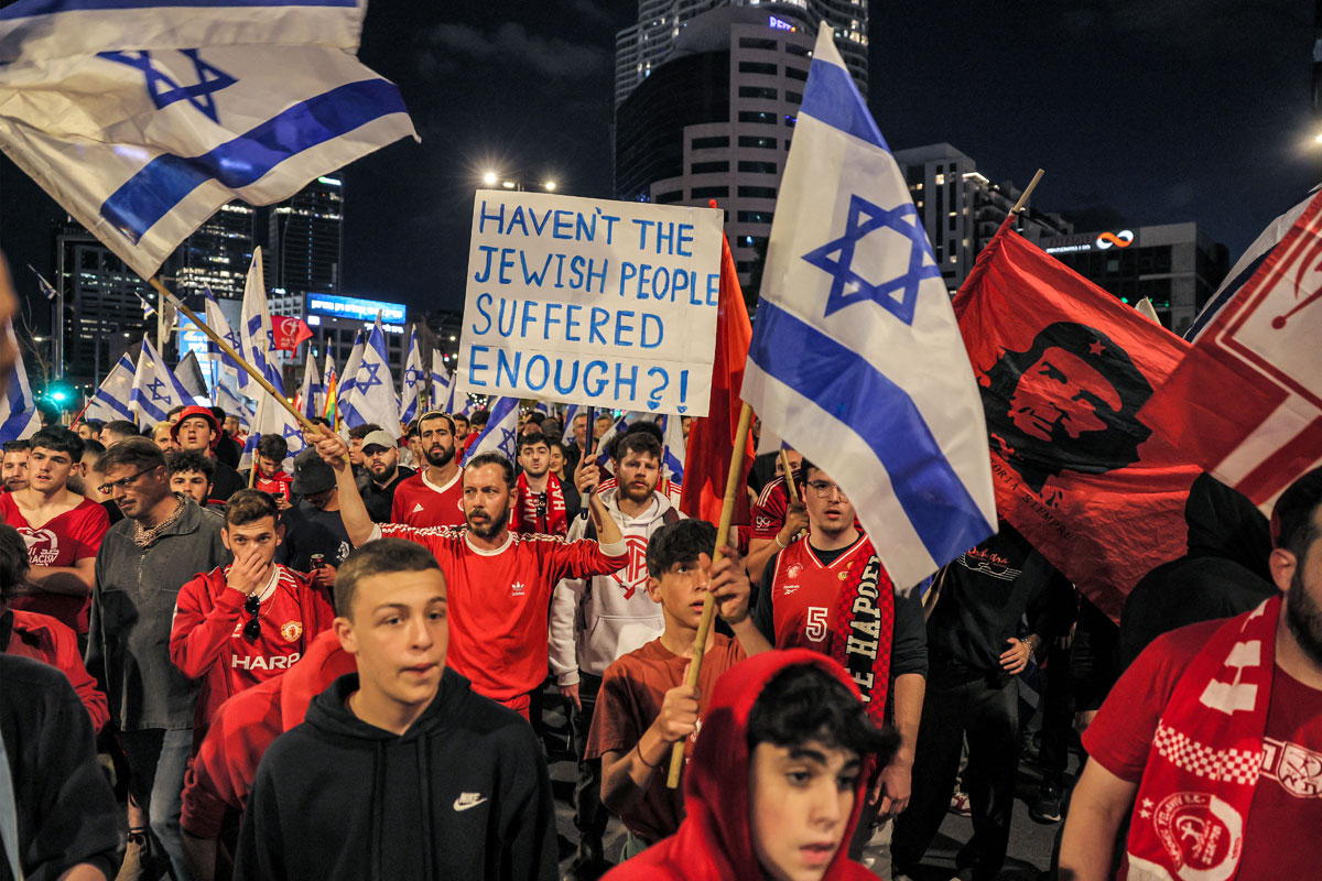 La protesta no cesa mientras Netanyahu manda reprimir y rearma a la ultra derecha