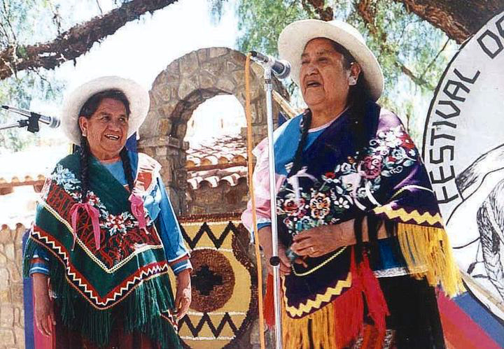 Emoción y múltiples expresiones de cariño en el último adiós a la entrañable coplera quebradeña Candelaria Cari