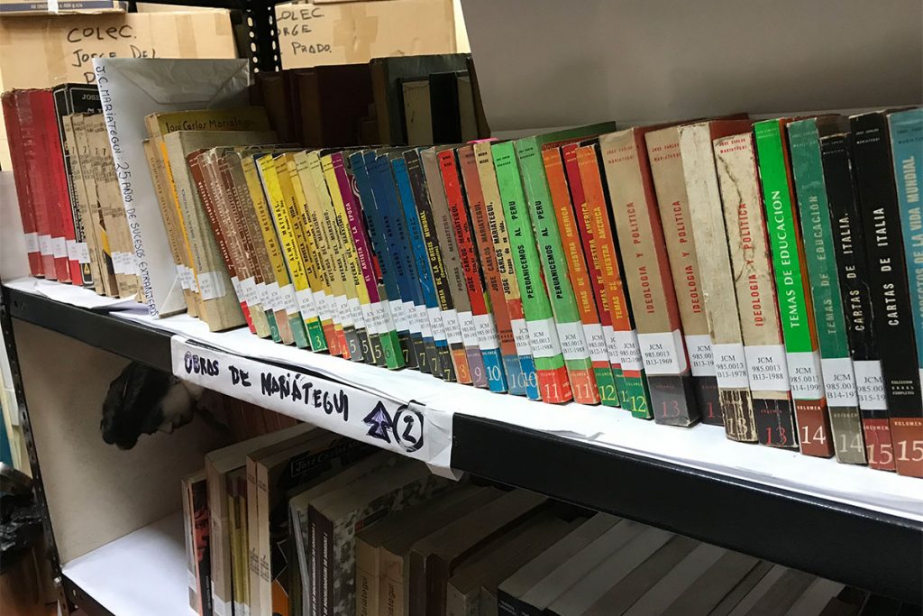 Libros de Mariátegui en la bilbioteca.