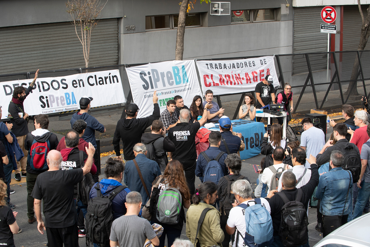 Despidos en Clarín: presentaron iniciativa de repudio en Diputados
