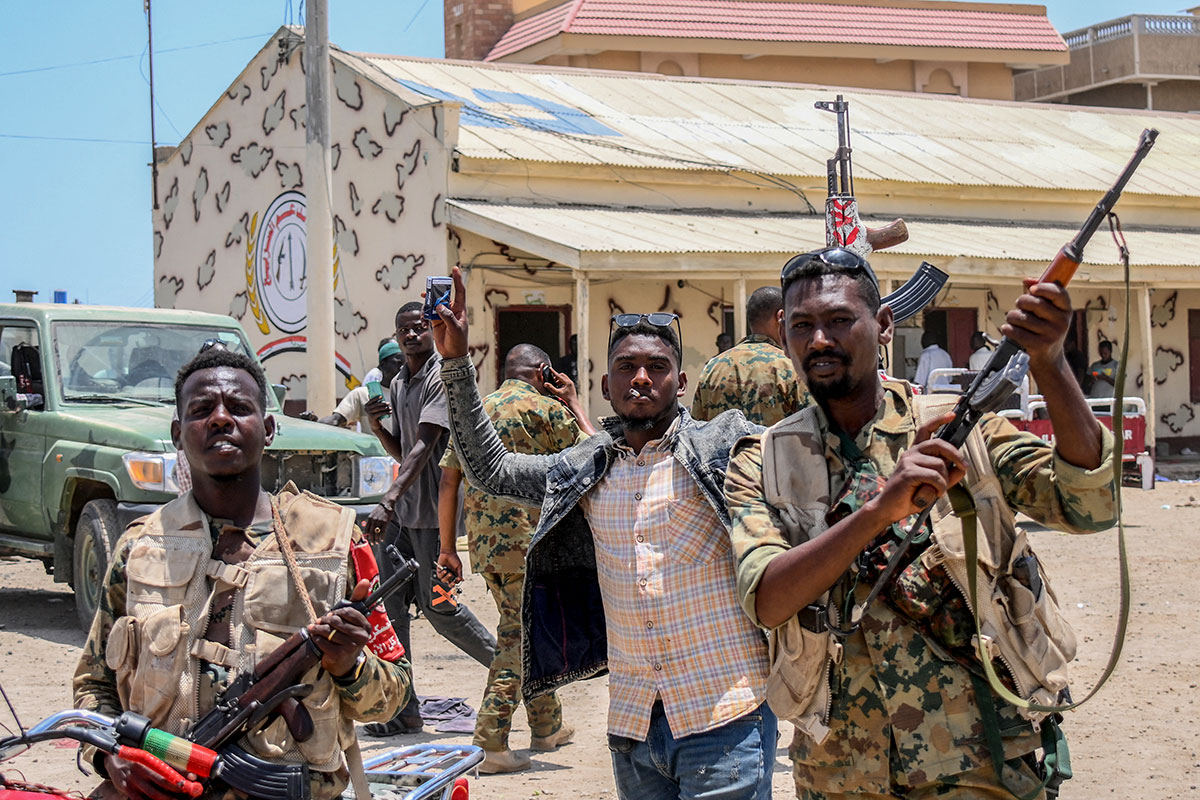 Sudán se hunde en la crisis tras un mes de guerra civil