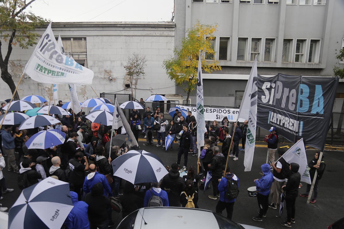 Clarín despidió sin aviso a 48 de sus trabajadores y trabajadoras