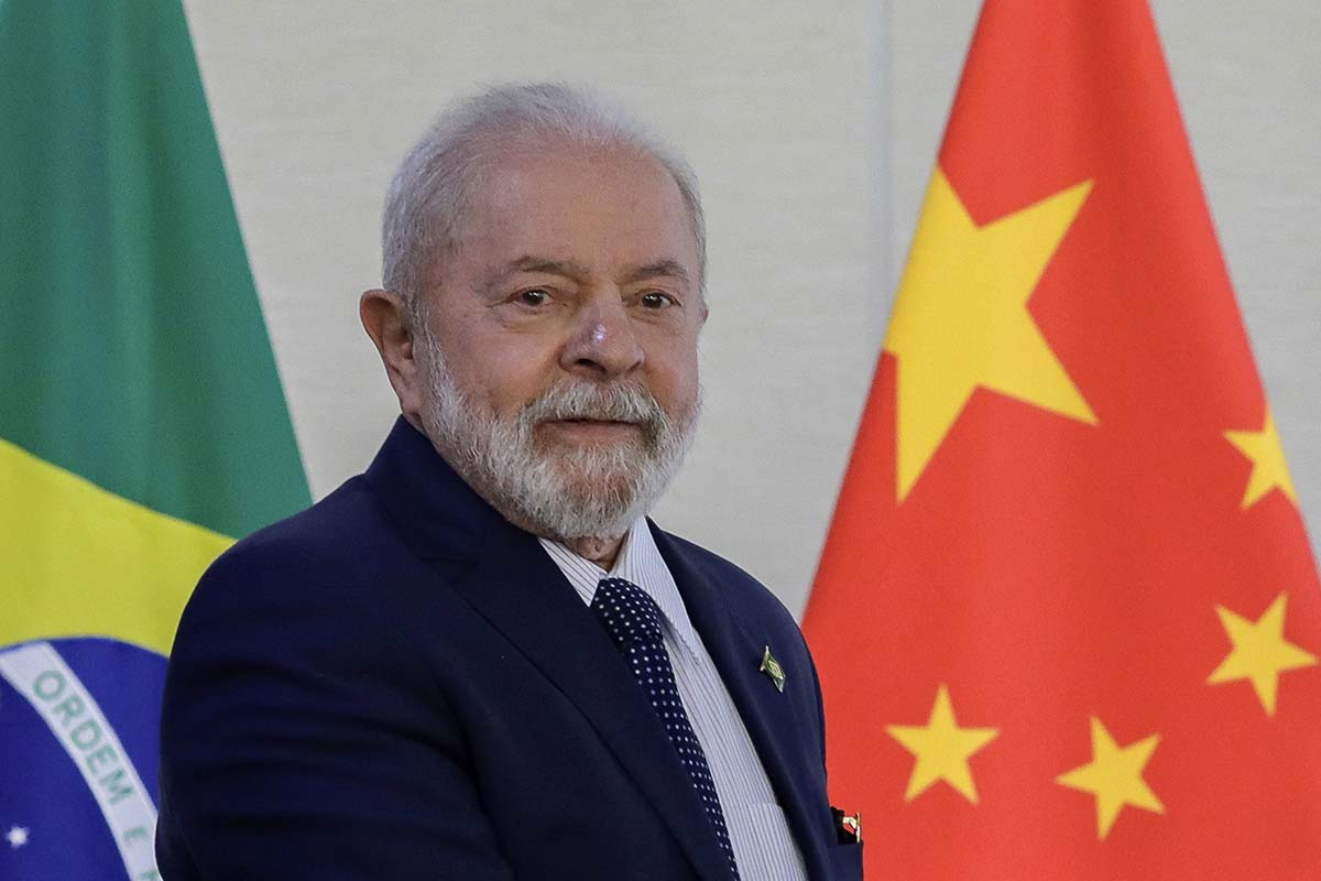 Lula partió hacia China para comenzar la gira más ambiciosa de su tercer mandato