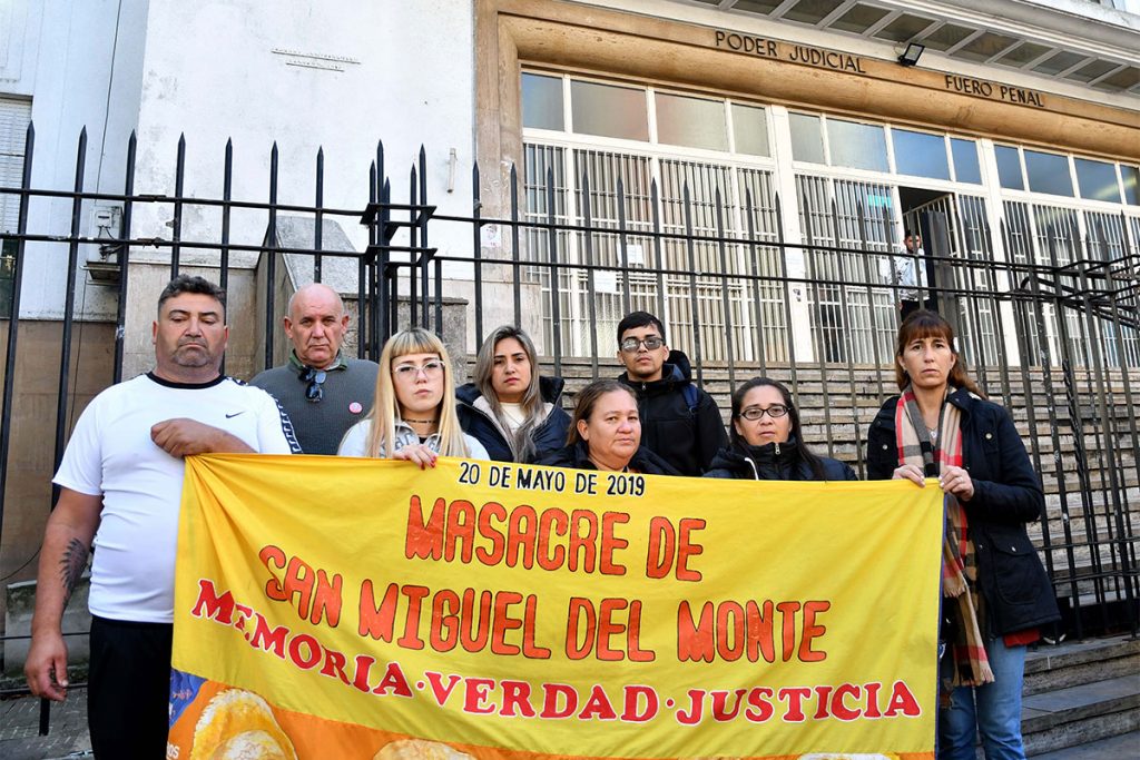 Monte, el recuerdo de la Masacre y el pedido de justicia: "la pesadilla es que fue la policía" 11 Monte, el recuerdo de la Masacre y el pedido de justicia: "la pesadilla es que fue la policía"