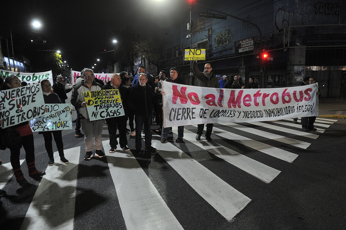 La justicia habilitó el Metrobus Alberdi: vecinos y comerciantes alertan por el «impacto económico y ambiental» de la obra