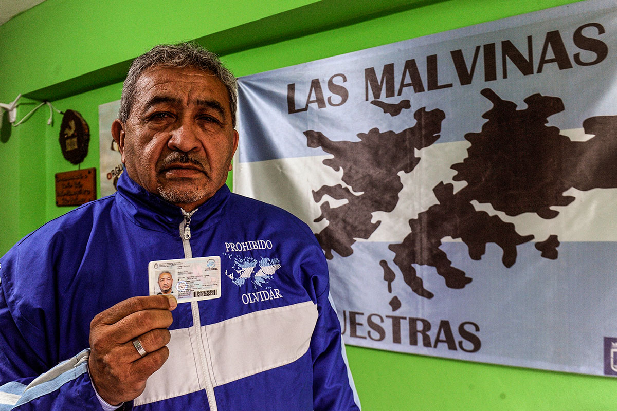 Veteranos de Malvinas santiagueños ya tienen nuevo DNI con el logo de héroes