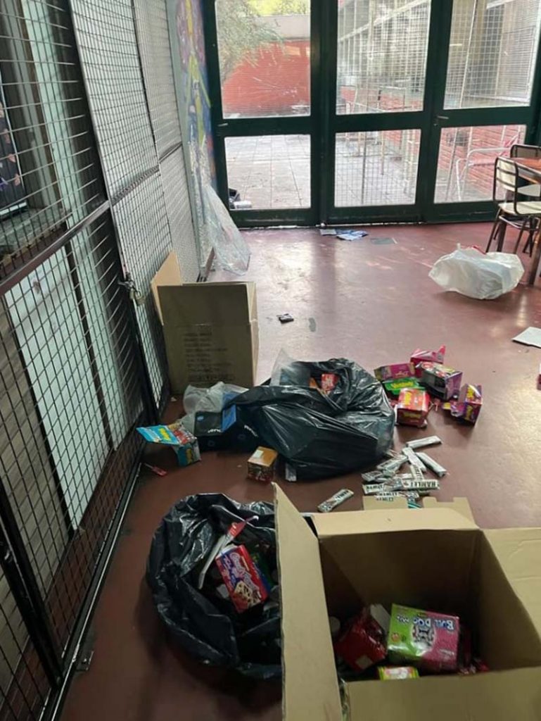 Desvalijaron el Normal 10 de Belgrano: se llevaron más de 100 notebooks, vaciaron oficinas y el buffet