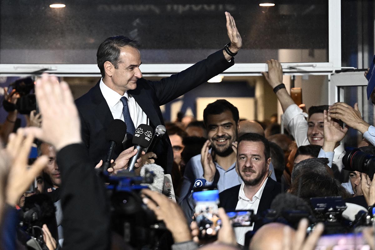 Tras el triunfo de la derecha, el premier griego pide nuevas elecciones para gobernar con mayoría