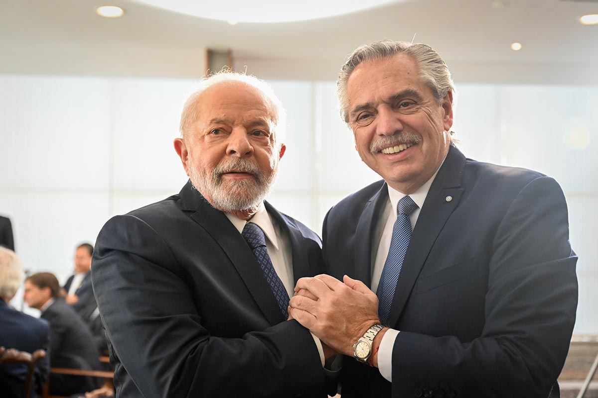 Alberto Fernández en la cumbre de presidentes de Brasilia: cercanía con Lula y contrapunto con Lacalle Pou