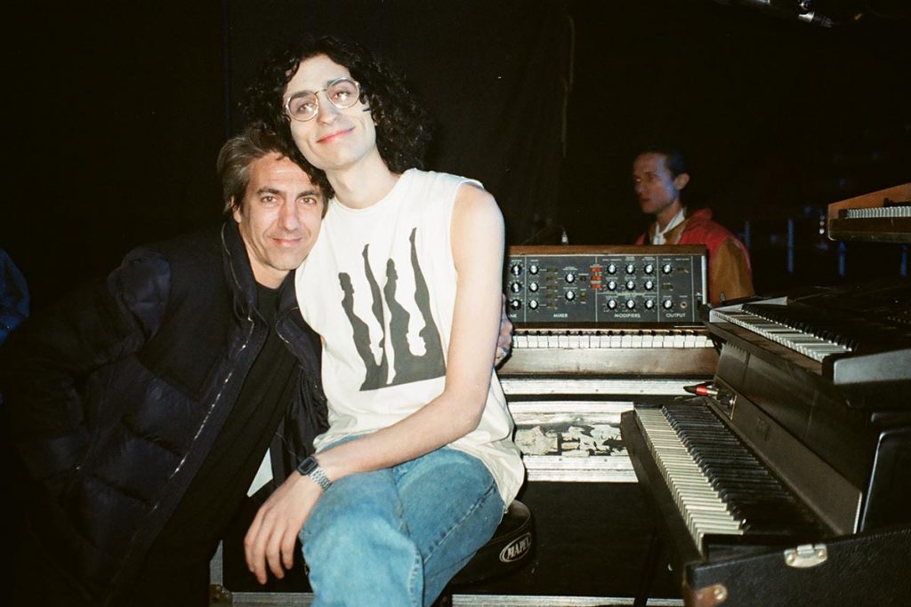 Gonzalo Tobal y Felipe Gómez, directores de “El amor después del amor”: “Gracias a la serie muchos jóvenes están conociendo a Fito, Charly y Spinetta” 2 Gonzalo Tobal y Felipe Gómez, directores de “El amor después del amor”: “Gracias a la serie muchos jóvenes están conociendo a Fito, Charly y Spinetta”
