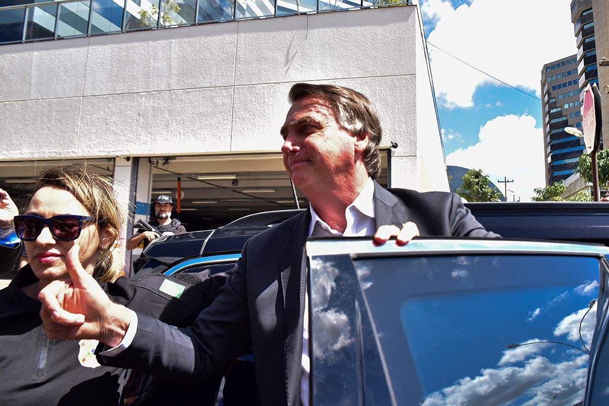 Allanaron la casa de Bolsonaro y detuvieron a seis excolaboradores