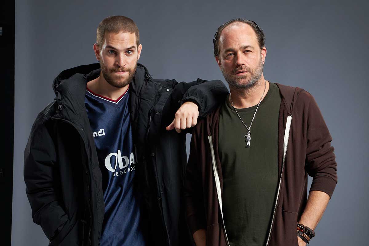 Gastón Pauls y Matías Mayer: «Gritar en una tribuna rodeado de gente puede esconder una profunda soledad»