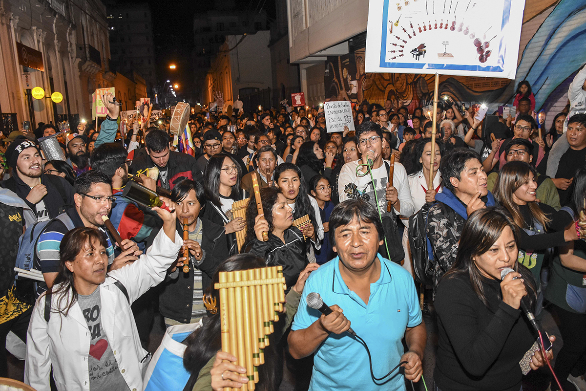 Multitudinaria marcha en Jujuy por la educación, la salud y en contra de la reforma constitucional de Morales