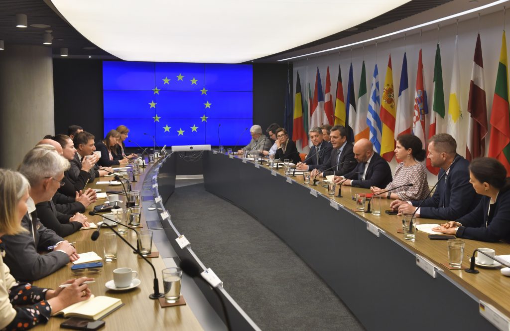 Unión Europea: Sergio Massa mantuvo un encuentro de trabajo con embajadores acreditados en la Argentina 2 Unión Europea: Sergio Massa mantuvo un encuentro de trabajo con embajadores acreditados en la Argentina