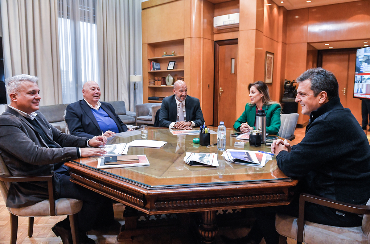 Massa se reunió con el CEO de Aceitera General Deheza, quien le ratificó inversiones por 54 millones de dólares