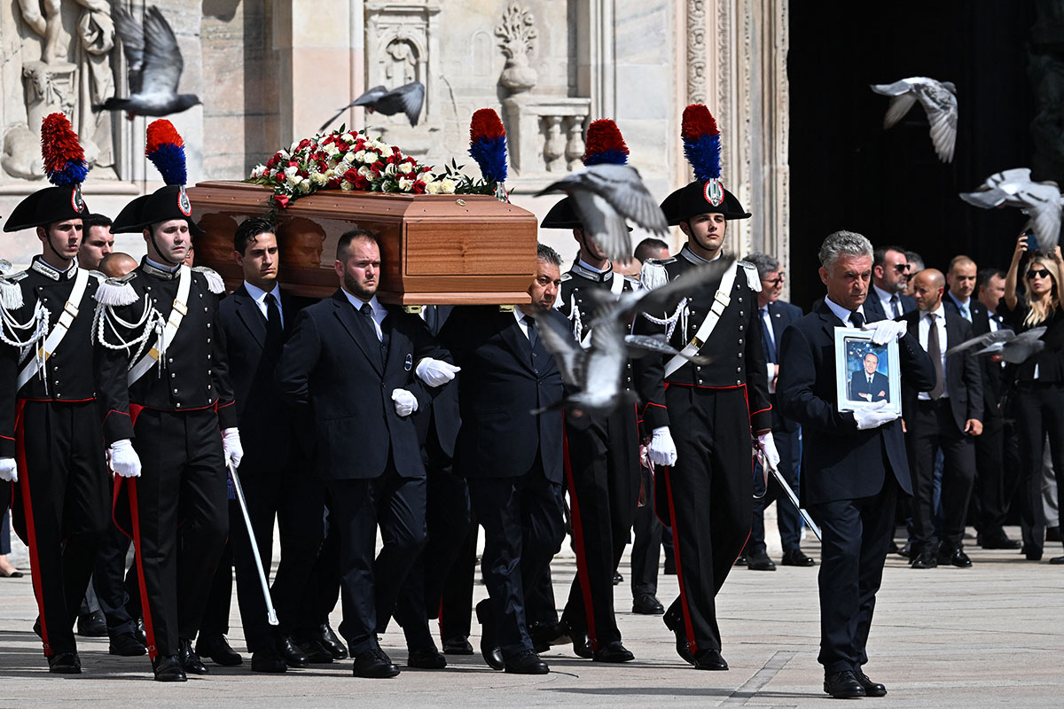 Camillo Robertini: «Berlusconi fue la representación plástica de un deseo reprimido de los italianos»