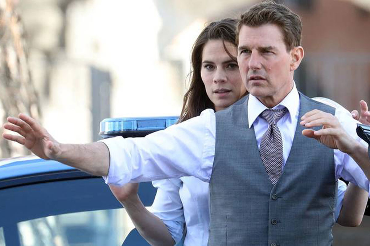 Tom Cruise sube la apuesta de no usar dobles y se la juega a pura acción en “Misión Imposible 7”