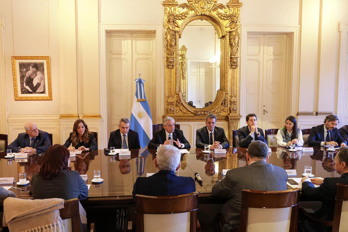 Fernández llamó a «fortalecer» la gestión y Massa anunció un «alivio» en el impuesto a las Ganancias
