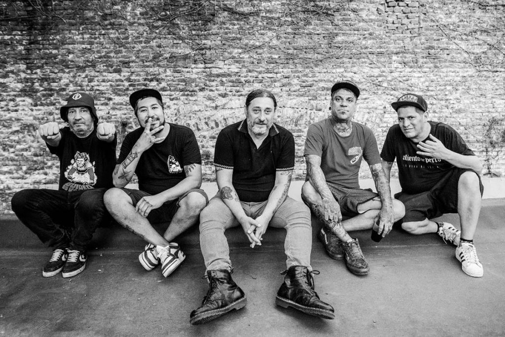 Mosca, de 2 Minutos: “Seguimos en la senda de tratar de darle alegría y punk rock a la gente” 1 2 minutos