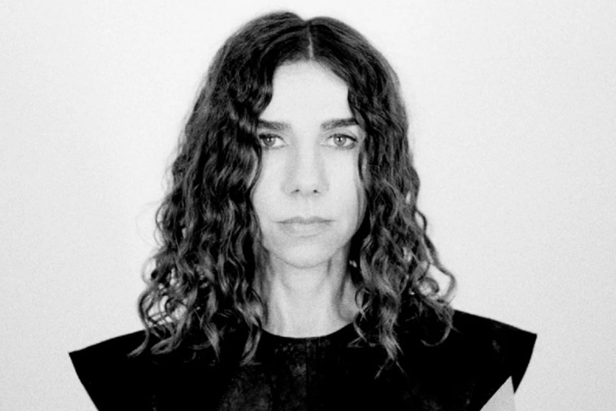 PJ Harvey lanza una balada a pura nostalgia y poesía en su nuevo single  “I Inside the Old I Dying”