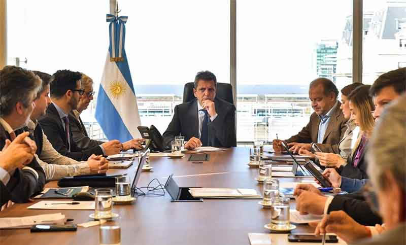 Sergio Massa reunió a su gabinete y firmará acuerdos por la deuda con el Club de París