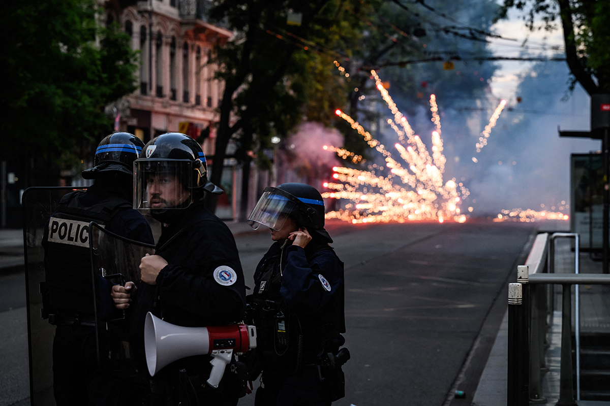 Arde Francia: la ira ante el racismo, la mano dura y la muerte