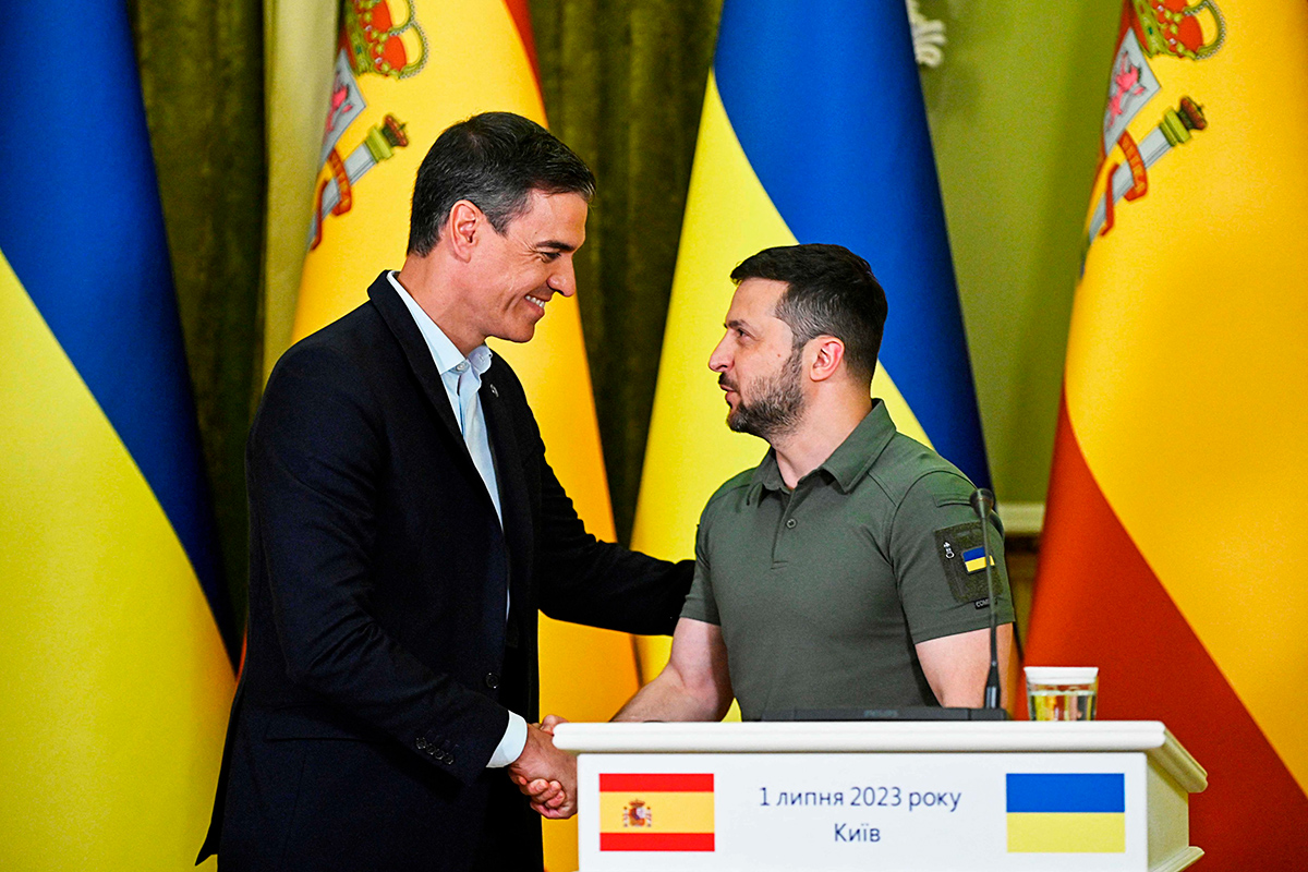 Pedro Sánchez hace promesas a Zelenski en Kiev